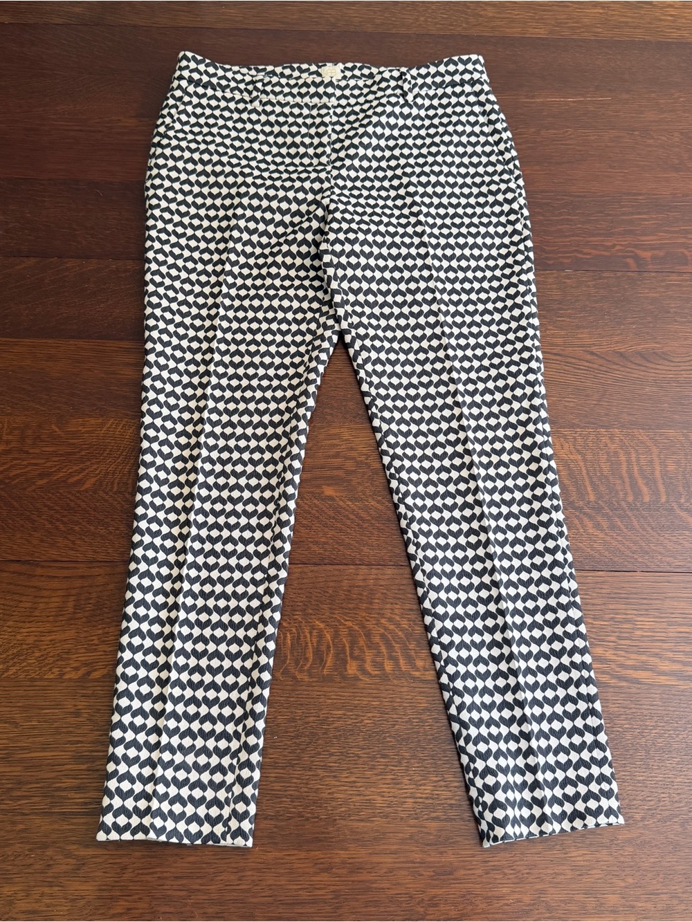 True Royal Black & White Geometric Cropped Pants